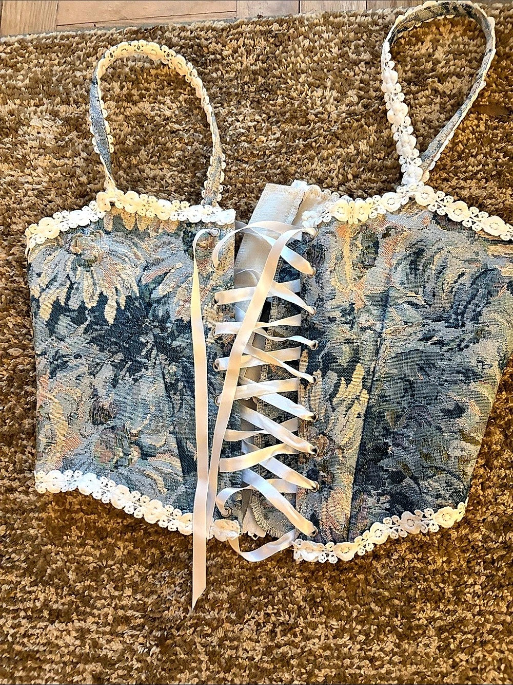 Alberta Y. Floral Lace-Up Corsette in Blue & White